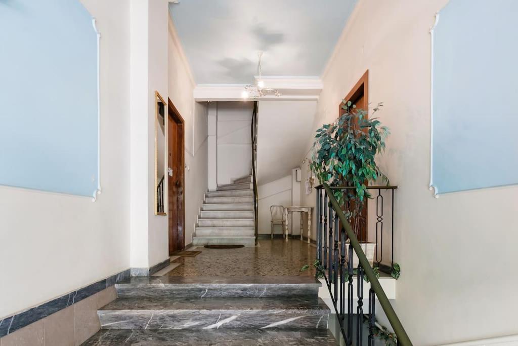 Your "Home Away From Home" - Phillopapou Hill Atenas Exterior foto